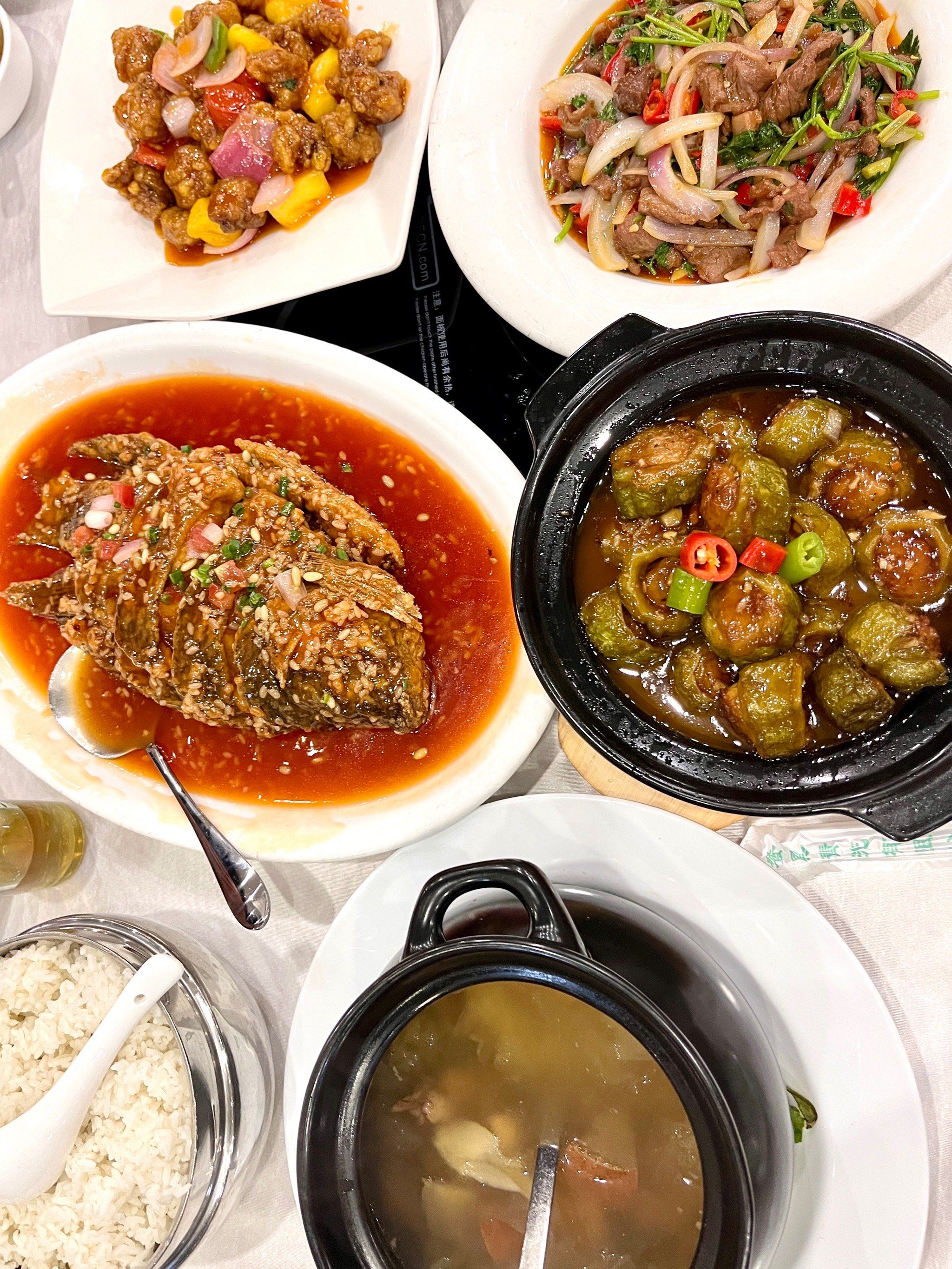 四人餐桌手机版(餐桌游戏多人一起玩)